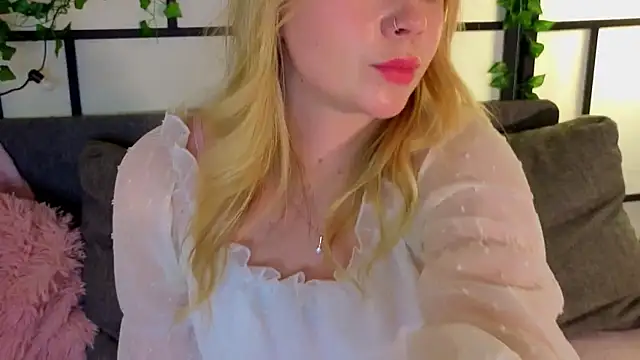 Chat +18 de IvetteLabore ao vivo