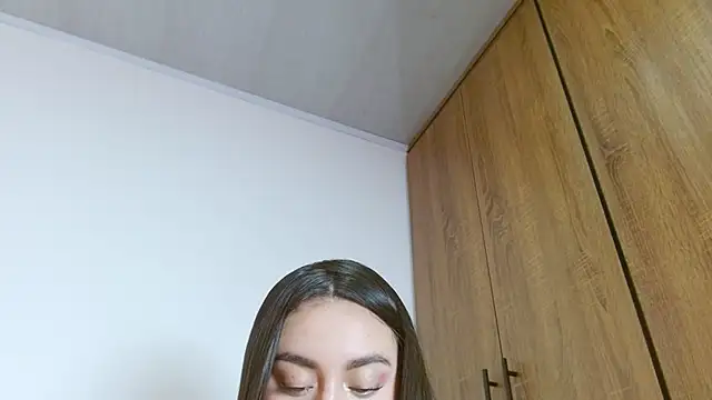 Chat +18 de Roseechannel ao vivo