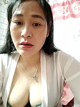 NgocLinh_69のライブXXXチャット