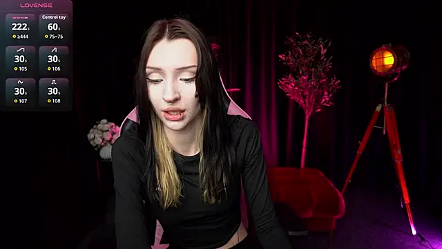 Chat +18 de Trix_Void ao vivo