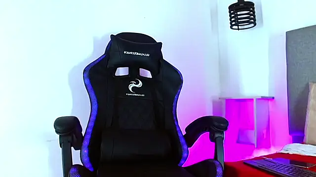 Rick_Wade: онлайн-секс-чат