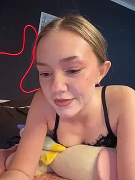 MilaMoone Chat XXX live