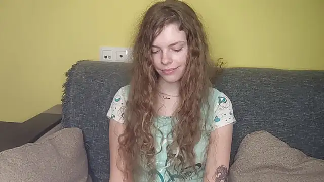 XXX chat uživo modela RayaNenlia