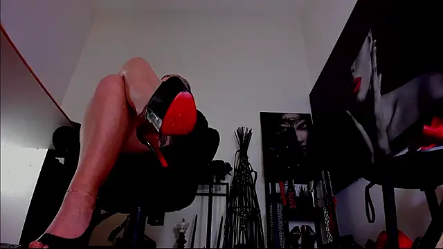 MistressDemi live XXX chat