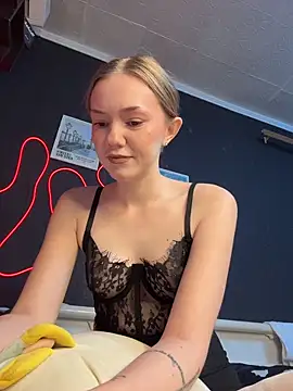 Онлайн чат XXX MilaMoone