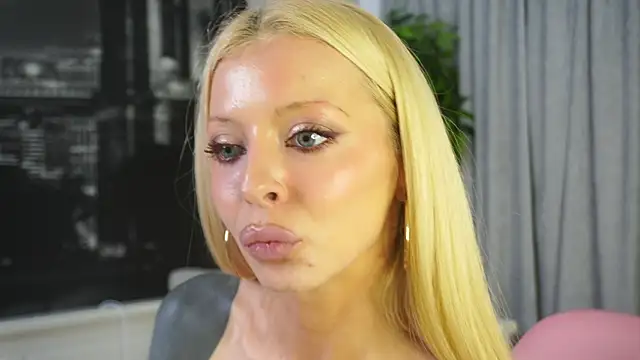 LanaReals' Live XXX Chat