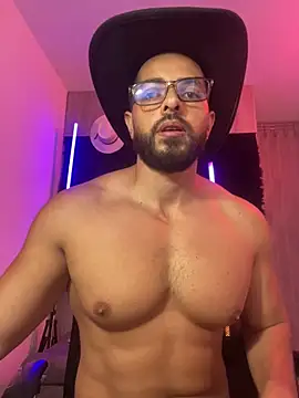 Show modela magnumchris na web-kameri