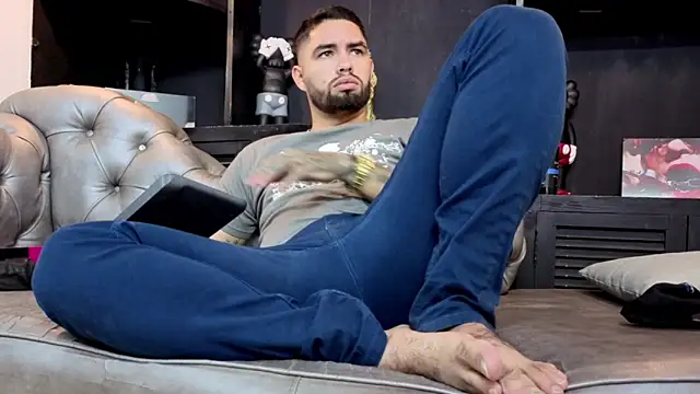 matteosantos: онлайн-секс-чат