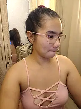 Kissy07 Adlı Modelin Canlı XXX Sohbeti