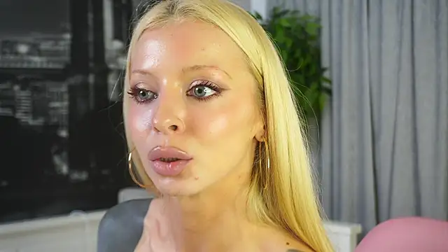 LanaReals Live XXX-Chat