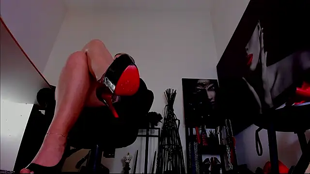 MistressDemi Chat XXX live