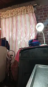 Chat +18 de ChanneldelaCroix ao vivo