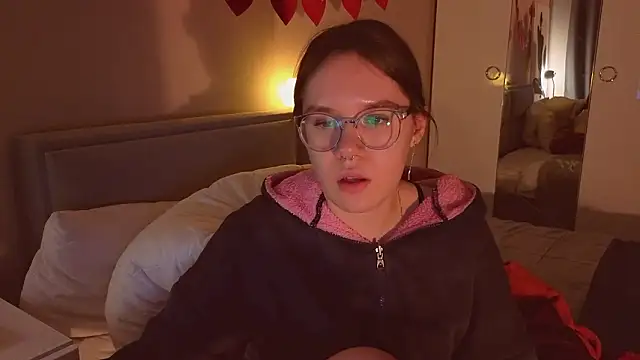 Mia_Luw 现场XXX聊天