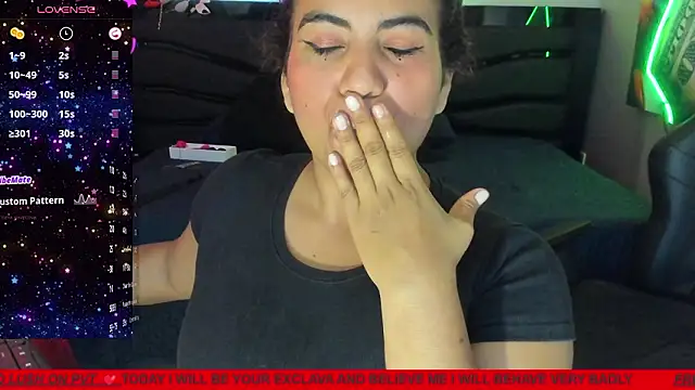 แชท XXX สดของ Sara_Bdsm_