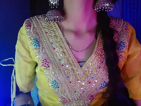 Roiseeee Adlı Modelin Canlı XXX Sohbeti