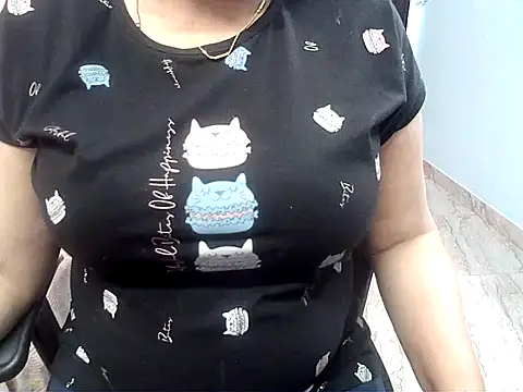 Nagma_housewife Webcamshow