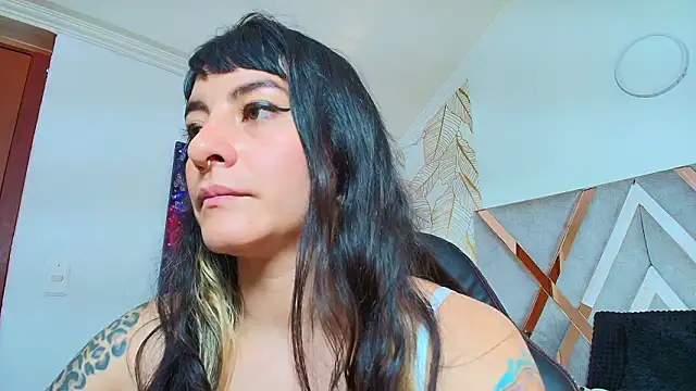 Naughty_KittenmのライブXXXチャット