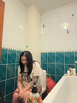 Naughtbaby_2025: онлайн-секс-чат