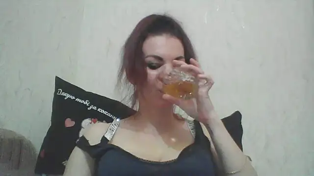 Pokazy przed kamerką – ElluaSmiilee