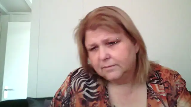 Sylviastar46 Live XXX Chat