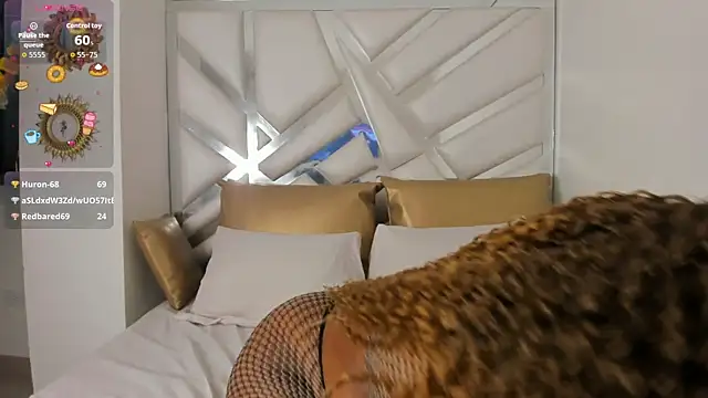 Charlotte-Wright Live XXX-Chat