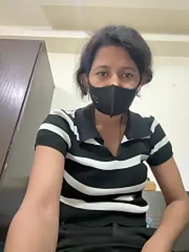 raavigirl Webcamshow