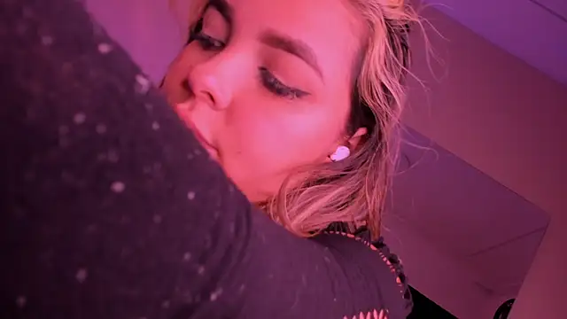 VioletaAbel: απευθείας συνομιλία ΧΧΧ