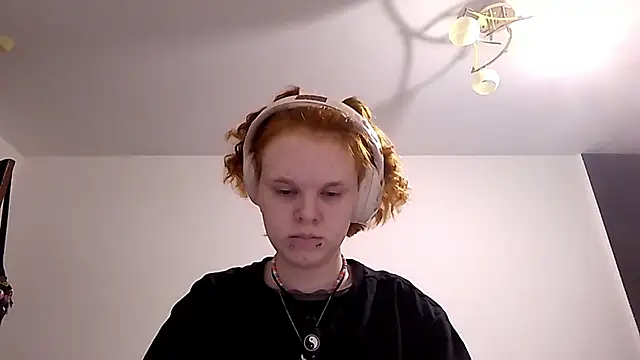 CurlaPettyBomのライブXXXチャット