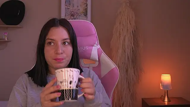 Dollhell Chat XXX in diretta