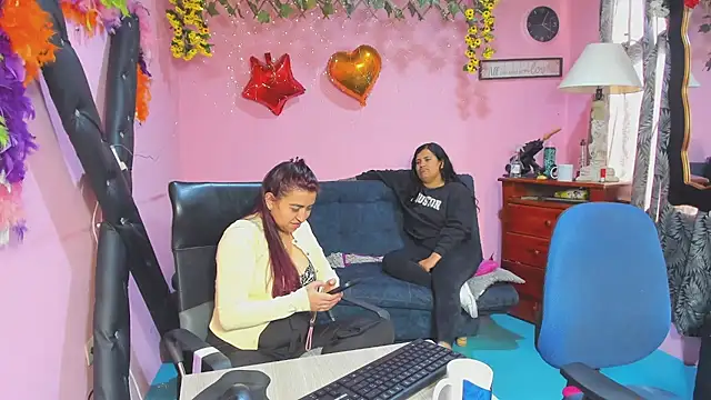 XXX chat uživo modela lesbiancuple
