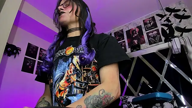 Chatroom XXX en direct de Evangelinejoness_