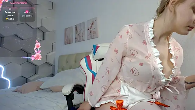 XXX chat uživo modela aliicemeow