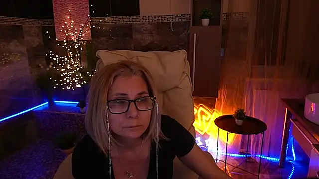 XXX chat uživo modela MiaRossy