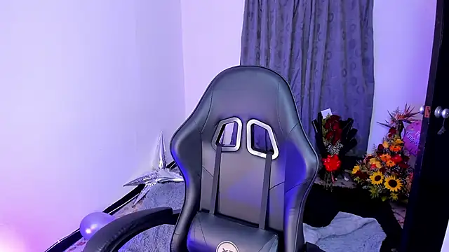 Nicolle_Ruizz: онлайн-секс-чат