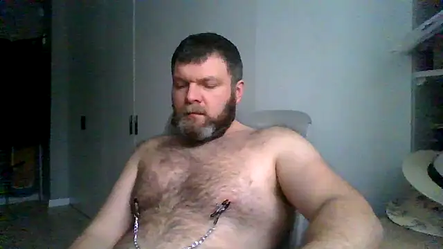 Hot_Adonis: διαδικτυακό σόου στην κάμερα