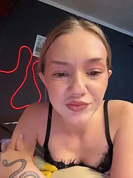 MilaMoone Live XXX-Chat