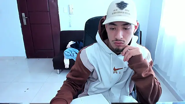 Chandler_ken Chat XXX live