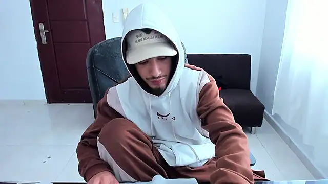 Chandler_ken 即時 XXX 聊天