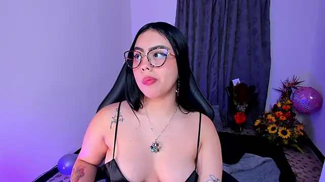 Živý XXX chat Nicolle_Ruizz