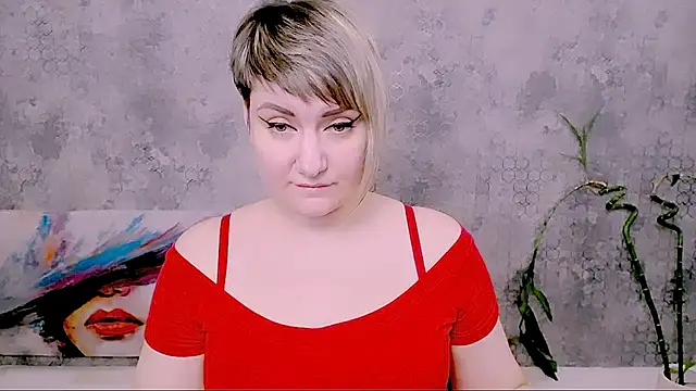 Djullia élő XXX-chatje