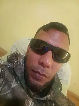 UnreadyChutzpa Chat XXX in diretta