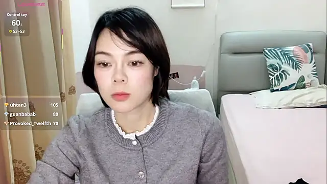 Linda-LLのウェブカメラショー