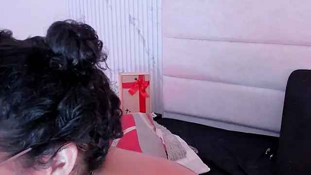 Reginavegaa 现场XXX聊天