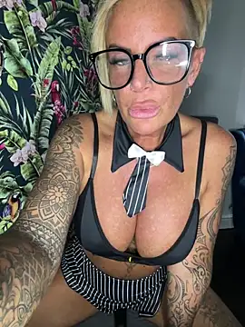 แชท XXX สดของ Big-Tits696969