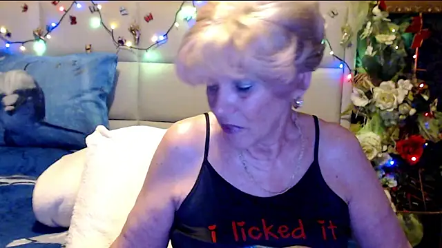 HappyWomanOn Webcam Show