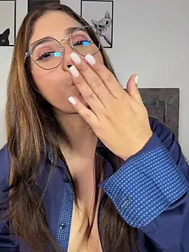 Anniferreira2 – Naživo XXX chat