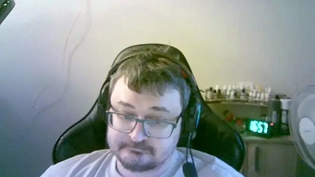 Chat XXX en directo de SirAbuser