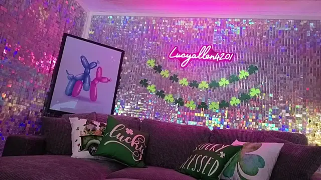 Онлайн чат XXX lucyallen4201