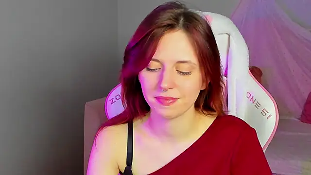 Chat +18 de FreyaVey ao vivo