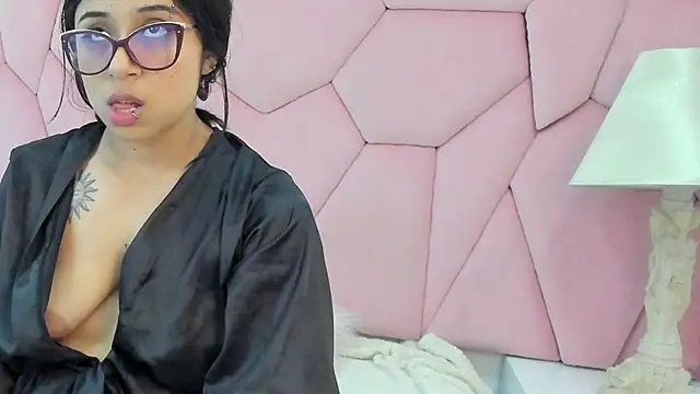 Chat XXX en directo de MiahSantorini